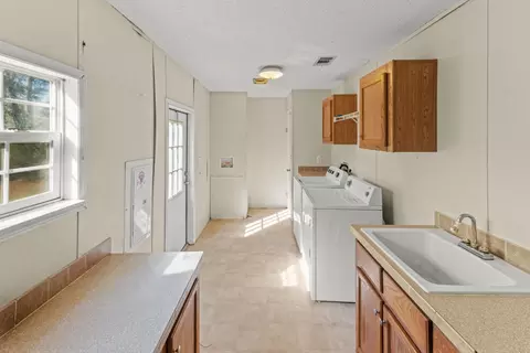 5710 E Us Highway 90, Lee, FL 32059 photo 17