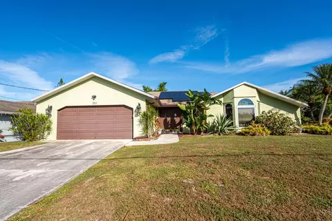 381 SW Lucero Dr, Port Saint Lucie, FL 34983