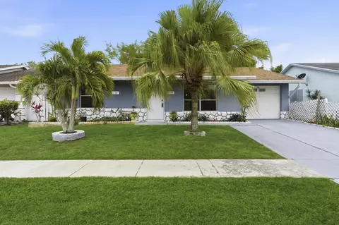 6130 Bluegrass Cir, Greenacres, FL 33463