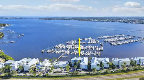 875 NW Flagler Ave #401, Stuart, FL 34994 photo 4