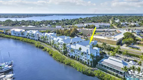 875 NW Flagler Ave #401, Stuart, FL 34994 photo 2