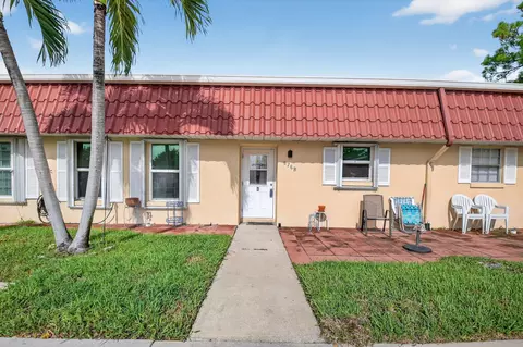 676 Laconia Cir #B, Lake Worth, FL 33467