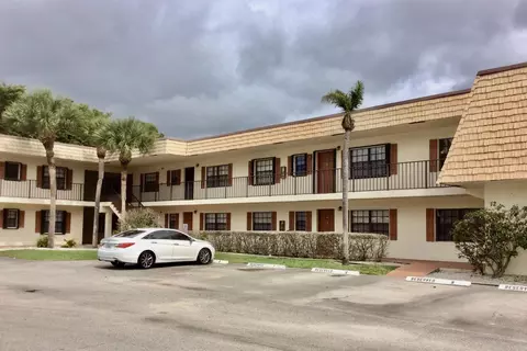 4239 Oak Terrace Dr, Greenacres, FL 33463
