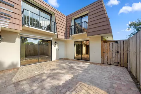 1907 19th Ln, Palm Beach Gardens, FL 33418