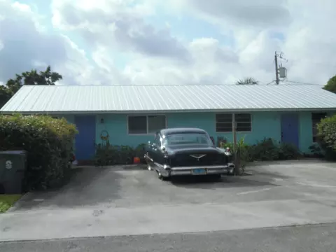 3910 Holden Ln, Lake Worth, FL 33461