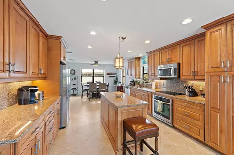 348 River Dr, Tequesta, FL 33469 photo 11