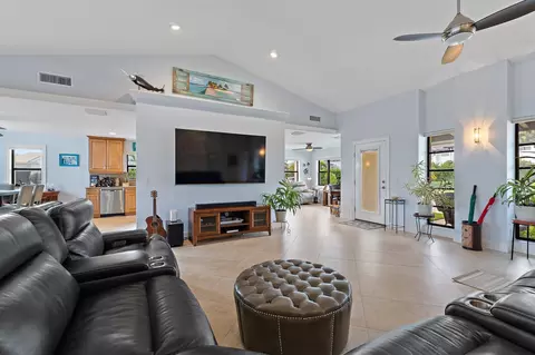 348 River Dr, Tequesta, FL 33469 photo 8