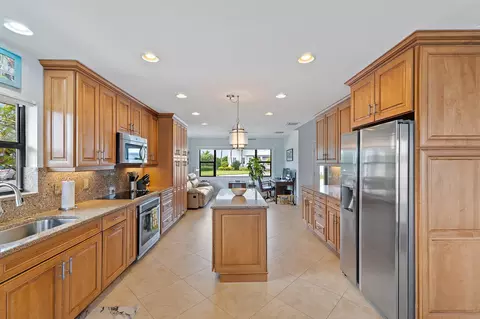 348 River Dr, Tequesta, FL 33469 photo 10