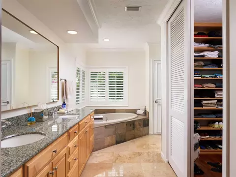 105 Olympus Cir, Jupiter, FL 33477 photo 14