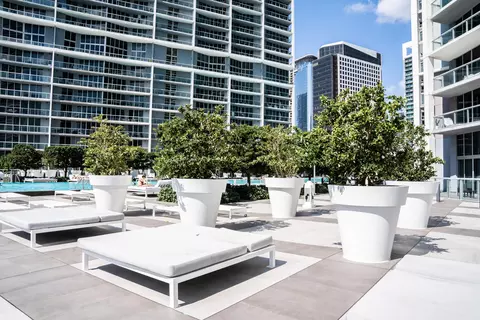 495 Brickell Ave #911, Miami, FL 33131