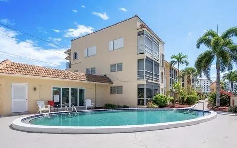 331 SW 8th St #2-C-E, Boca Raton, FL 33432