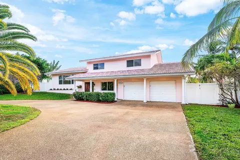 2872 NE 29th St, Fort Lauderdale, FL 33306