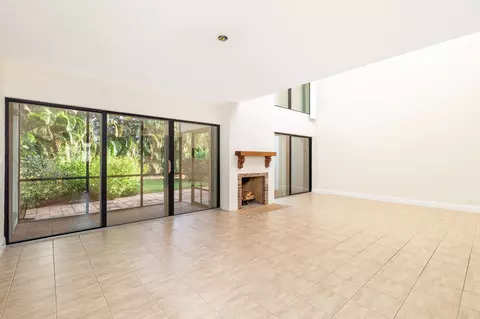 1900 Presidential Way #1-F, West Palm Beach, FL 33401