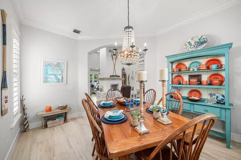 Dining - 906 Dolphin Dr, Jupiter, FL 33458 photo 1 of 1