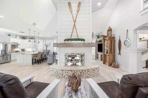 Living - 906 Dolphin Dr, Jupiter, FL 33458 photo 1 of 5