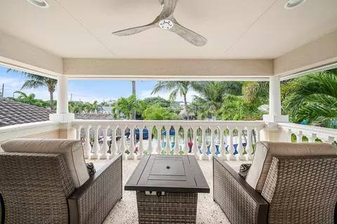 Exterior - 906 Dolphin Dr, Jupiter, FL 33458 photo 1 of 12