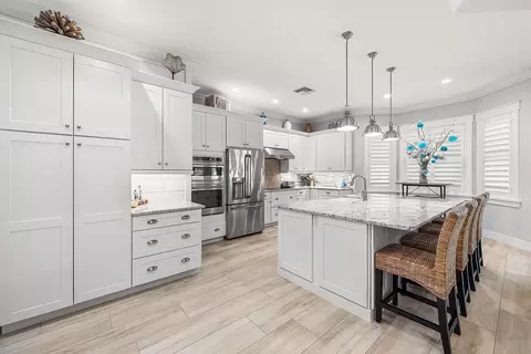Kitchen - 906 Dolphin Dr, Jupiter, FL 33458 photo 2 of 7