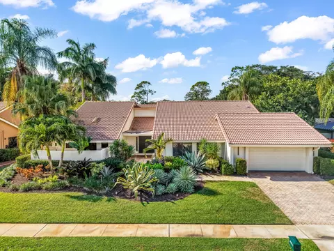 10571 Boca Woods Ln, Boca Raton, FL 33428