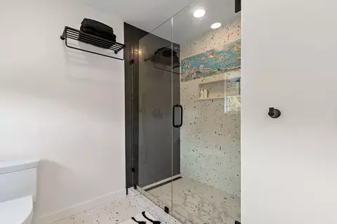 Bath - 17375 Thunder Rd, Jupiter, FL 33478 photo 6 of 9