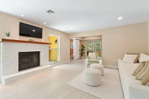 Living - 17375 Thunder Rd, Jupiter, FL 33478 photo 2 of 6