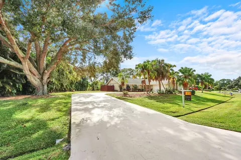 3060 SE Darien Rd, Port Saint Lucie, FL 34952