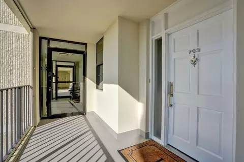 400 Beach Rd #703, Tequesta, FL 33469 photo 3