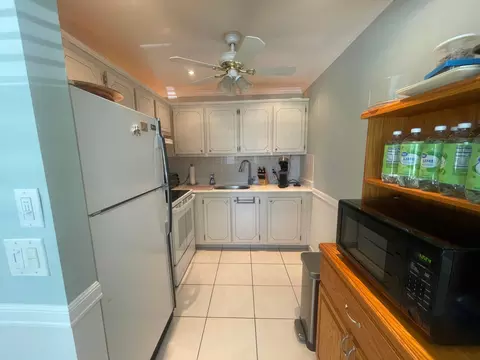 3100 Springdale Blvd #214, Palm Springs, FL 33461