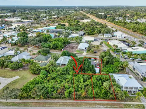 9156 SE Mars St, Hobe Sound, FL 33455