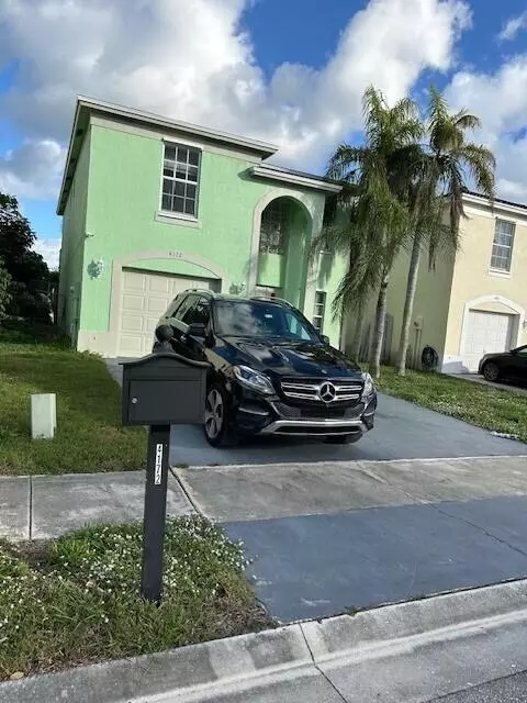 4172 Pine Hollow Cir, Greenacres, FL 33463