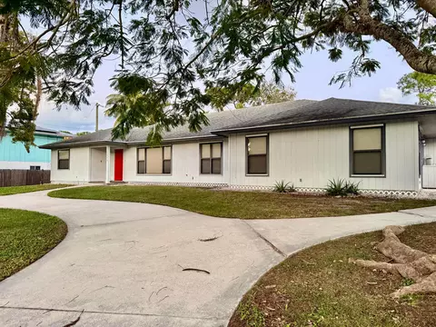 Exterior - 6539 SE Held Ct, Stuart, FL 34997 photo 5 of 8