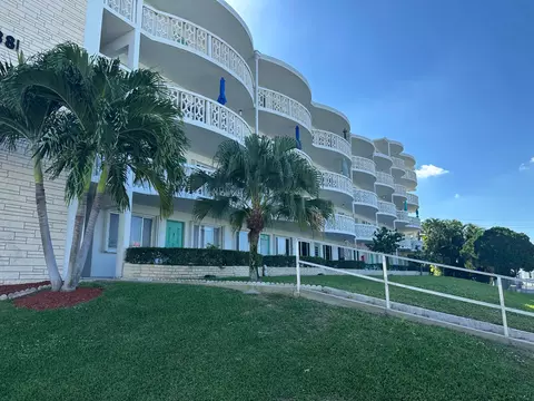 2381 Sunset Ave #216, Lake Worth, FL 33461