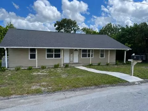 130 E Northside Dr, Lake Wales, FL 33853
