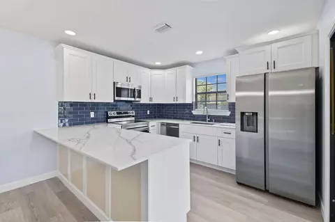 7471 SE Jamestown Ter, Hobe Sound, FL 33455
