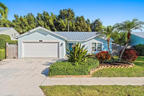 162 Greentree Cir, Jupiter, FL 33458 photo 3