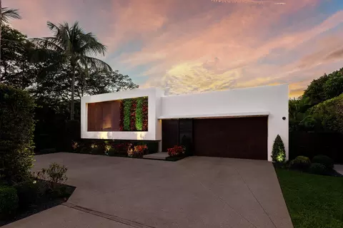 1106 N Swinton Ave, Delray Beach, FL 33444