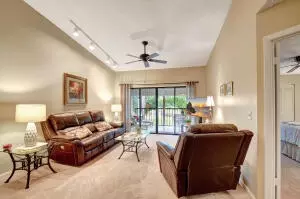 3352 Perimeter Dr, Greenacres, FL 33467