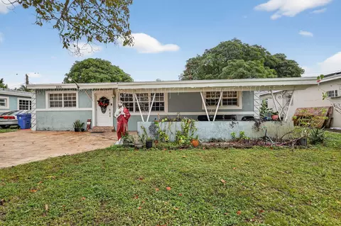 2713 Bahama Dr, Miramar, FL 33023