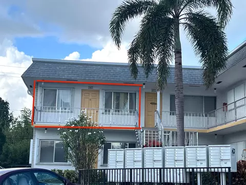 2840 Cynthia Ln #207, FL 33461
