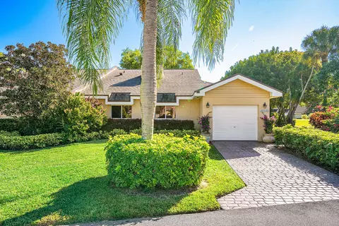 6858 Fountains Cir, Lake Worth, FL 33467