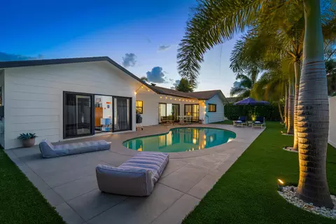 833 NW 6th Ter, Boca Raton, FL 33486