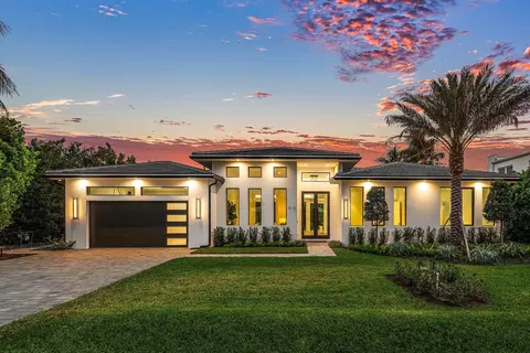 212 NW 18th St, Delray Beach, FL 33444