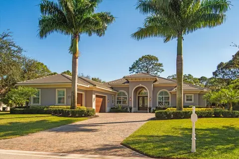9629 Landings Dr, Port Saint Lucie, FL 34986