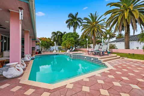 1685 SW 17th St, Boca Raton, FL 33486