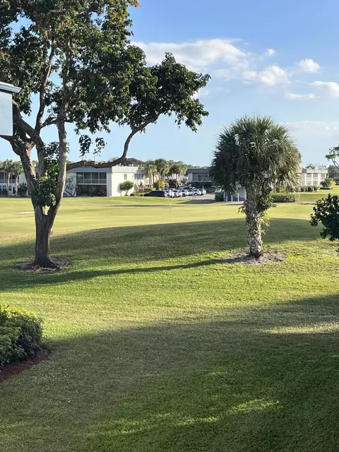 78 Normandy B, Delray Beach, FL 33484 photo 4