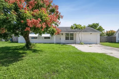 2009 SE Hideaway Cir, Port Saint Lucie, FL 34952