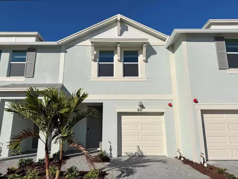 617 Salisbury Cir, Fort Pierce, FL 34982