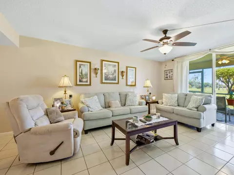 6698 10th Ave N #106, Lake Worth, FL 33467