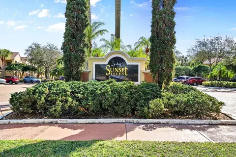 10360 Fox Trail Rd S #1613, Royal Palm Beach, FL 33411