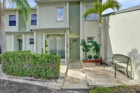 868 Crystal Lake Dr, Pompano Beach, FL 33064