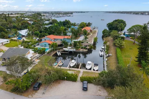 771 NW Sunset Dr, Stuart, FL 34994 photo 3